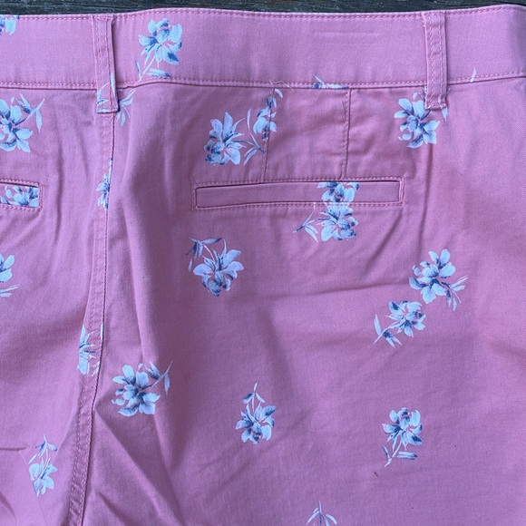 Lane Bryant Womens Pink Floral Pocket Mid Rise Classy Flat Front Chino Shorts - Picture 6 of 6